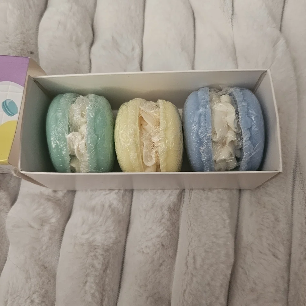 olliepop macaron soaps